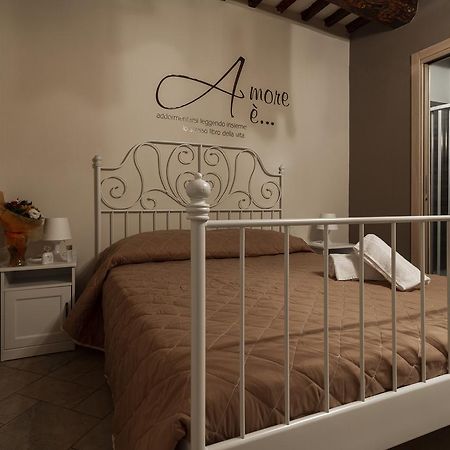 Flori'S Bed & Breakfast Viareggio Exterior photo
