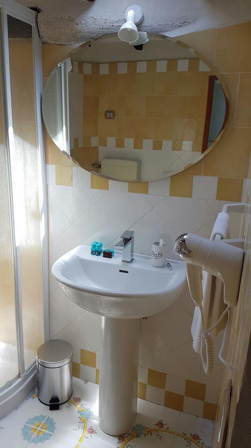 Flori'S Bed & Breakfast Viareggio Exterior photo