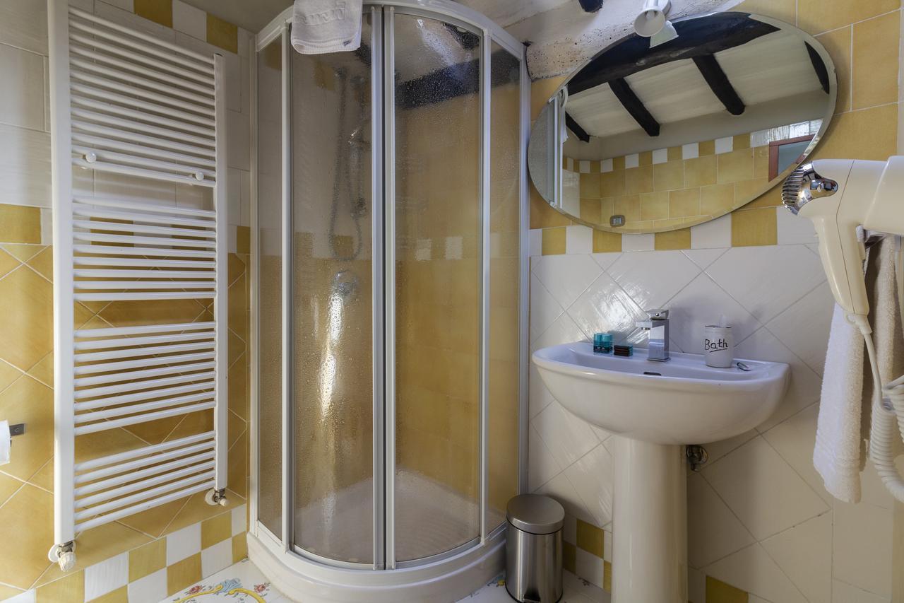 Flori'S Bed & Breakfast Viareggio Exterior photo