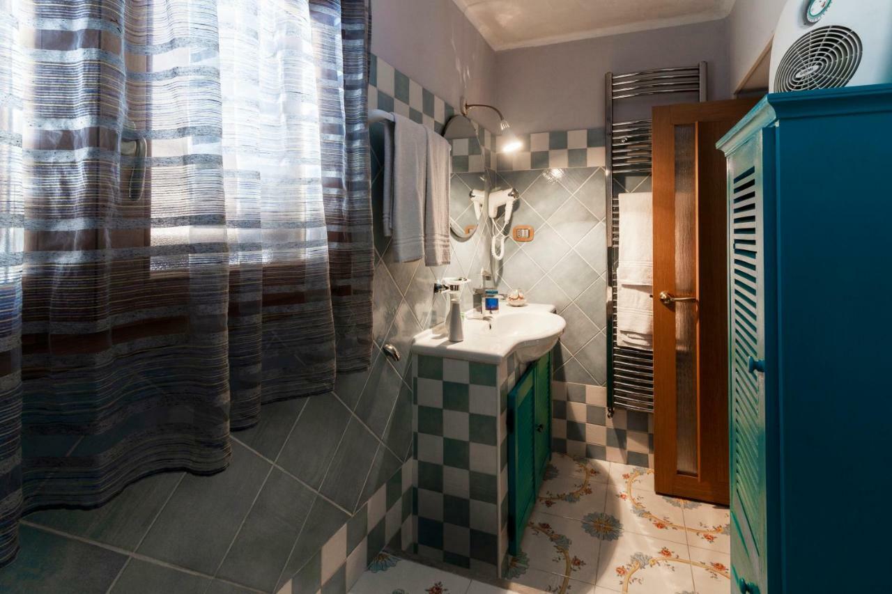 Flori'S Bed & Breakfast Viareggio Exterior photo